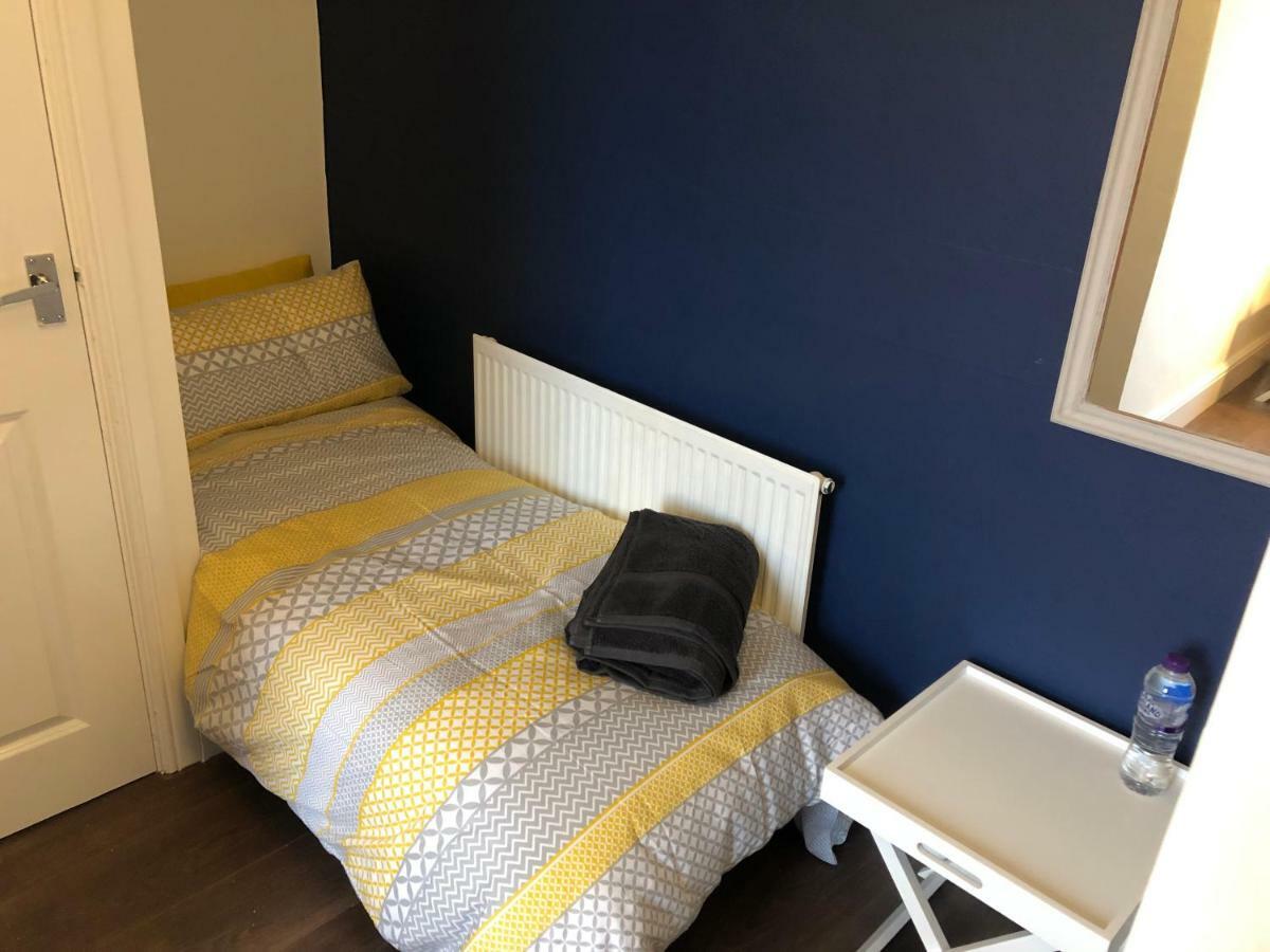 Hilton House Villa Barnsley Bagian luar foto