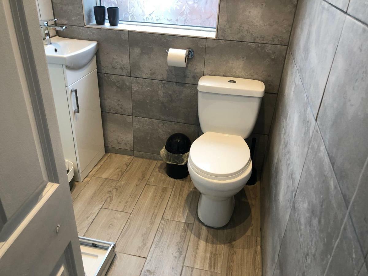 Hilton House Villa Barnsley Bagian luar foto